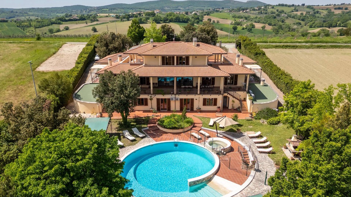 Gualdo Cattaneo House | Amazing home in Gualdo Cattaneo (PG)