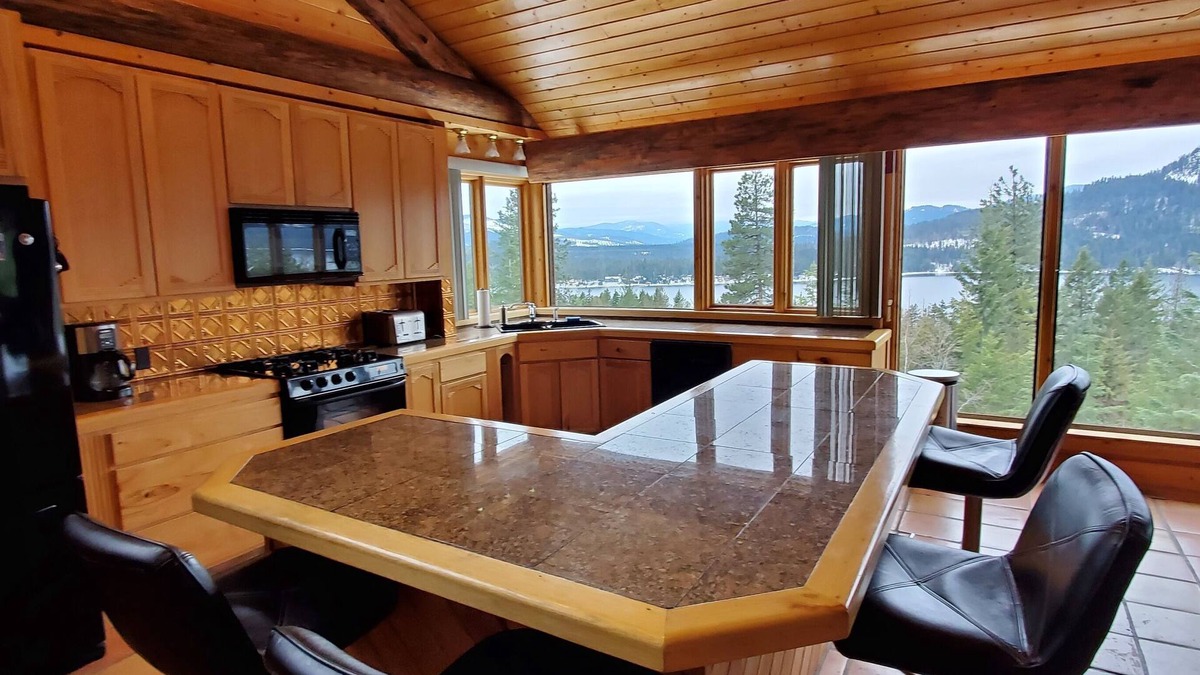 Coolin House | Amazing Home Priest Lake, Gorgeous Lake n Mtn Views,