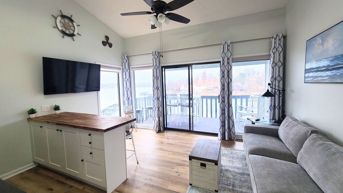 Osage Beach Condo | AMAZING LAKE VIEWS! Top Floor, remodeled w/Boat slip, Pool, Laundry