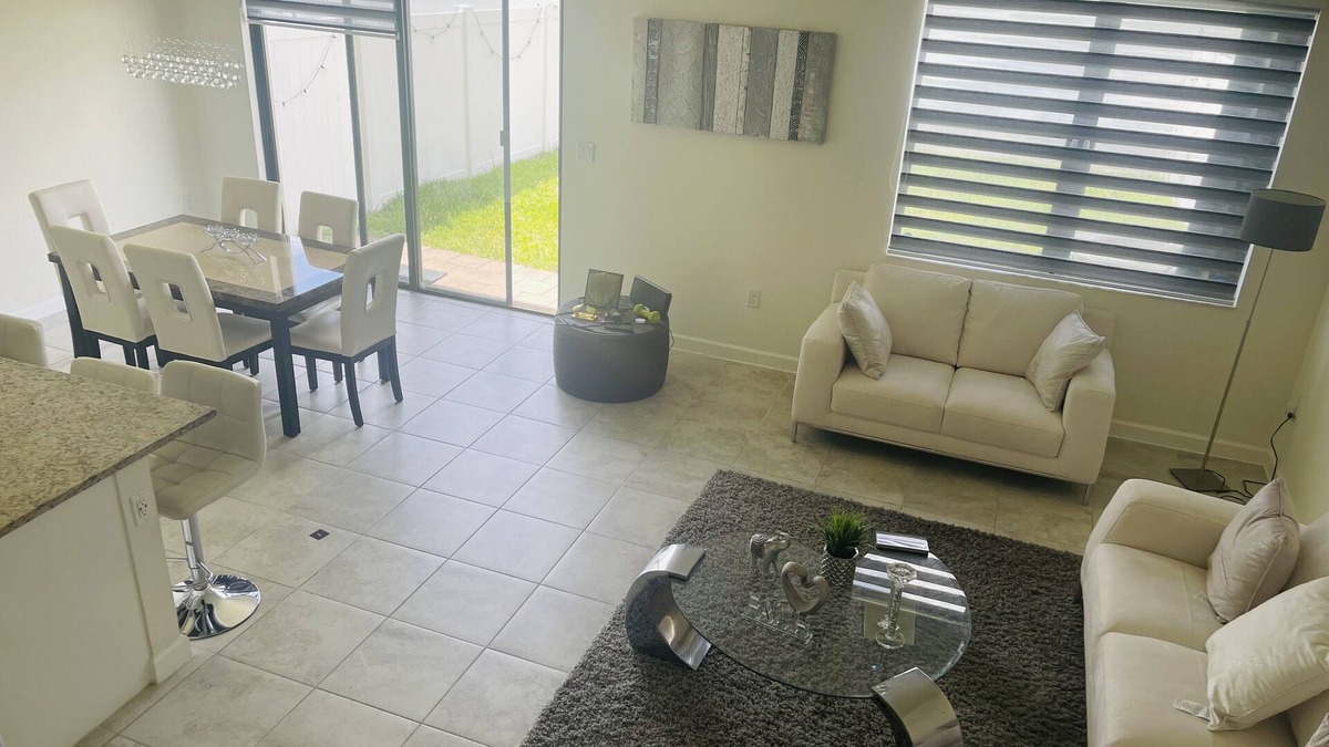 Miami Lakes House | Amazing Lakefront Home, Central Location