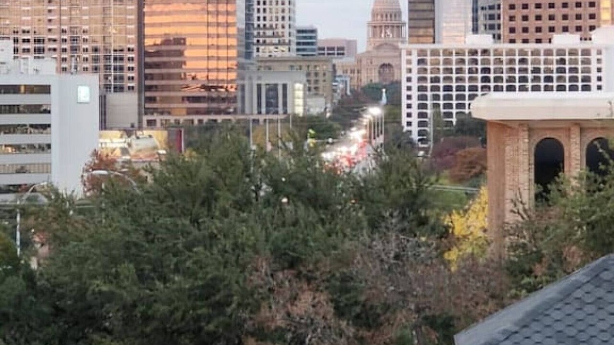 Bouldin Apartment | Amazing Location! Huge, Hip and Super Stylish