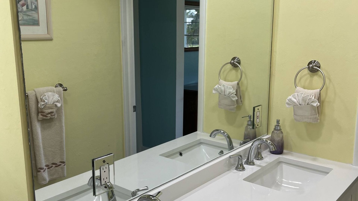 Lake Park House | Amazing Location! Old Florida Charm