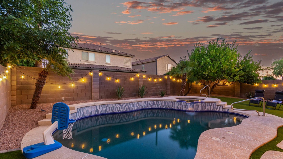 Seville House | Amazing Modern 5/4 with Heated Pool Golf Community
