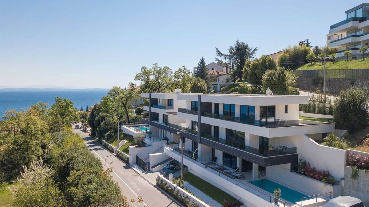 Icici Villa | Amazing modern 5-star villa with heated pool and jacuzzi just above Icici Marina