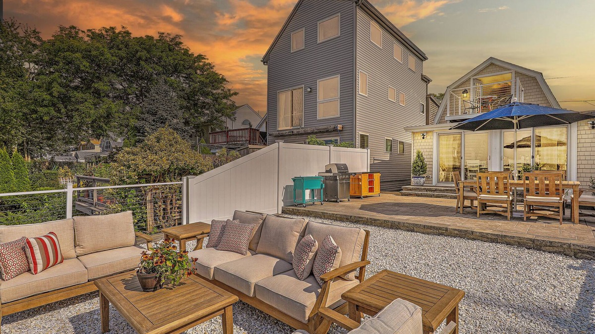 Riverside House | Amazing New England views - Private beachfront by Sabin Point!