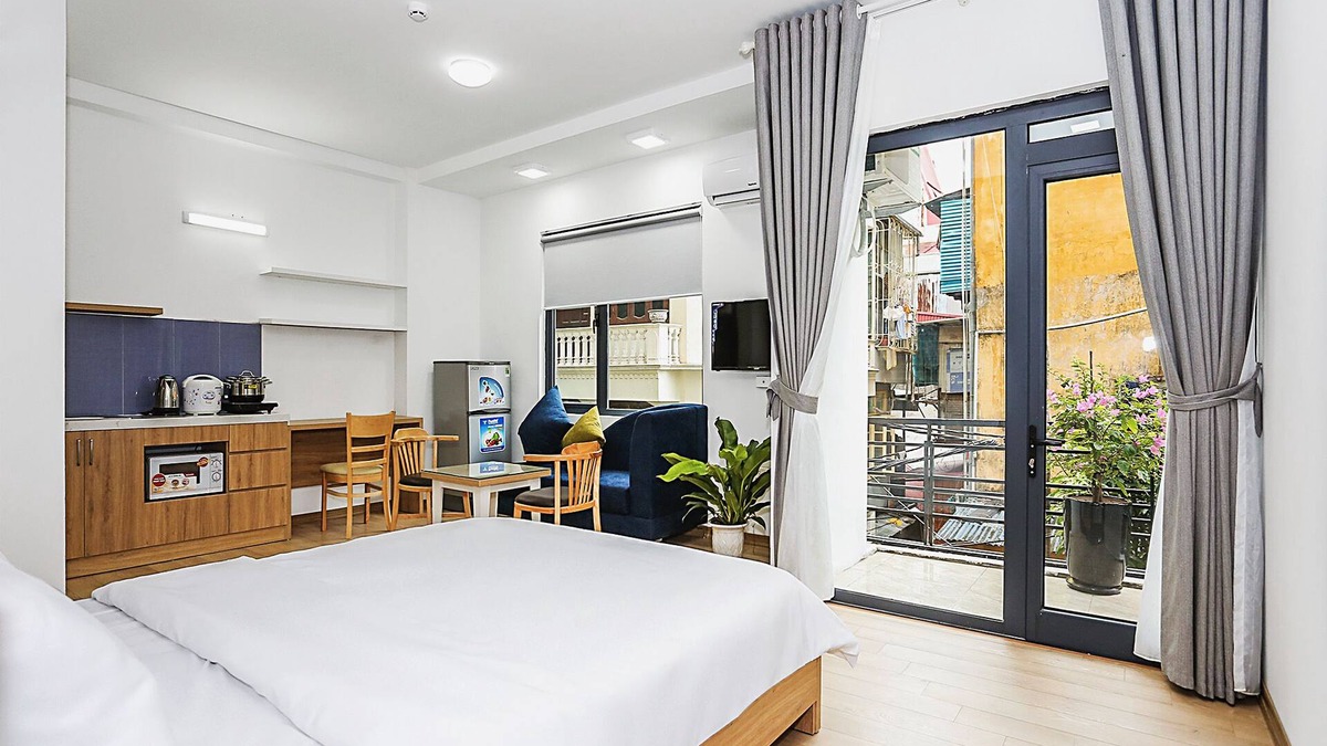 Ba Dinh Apartment | Amazing NYT Home Balcony Cozy Studio