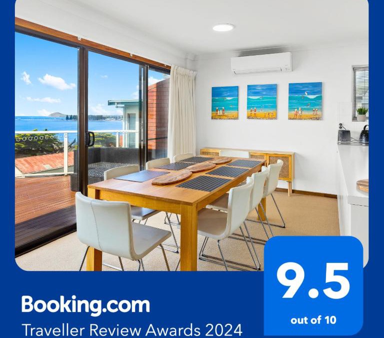 McCracken House | Amazing Ocean Views At This Exclusive 4 BR Holiday Home