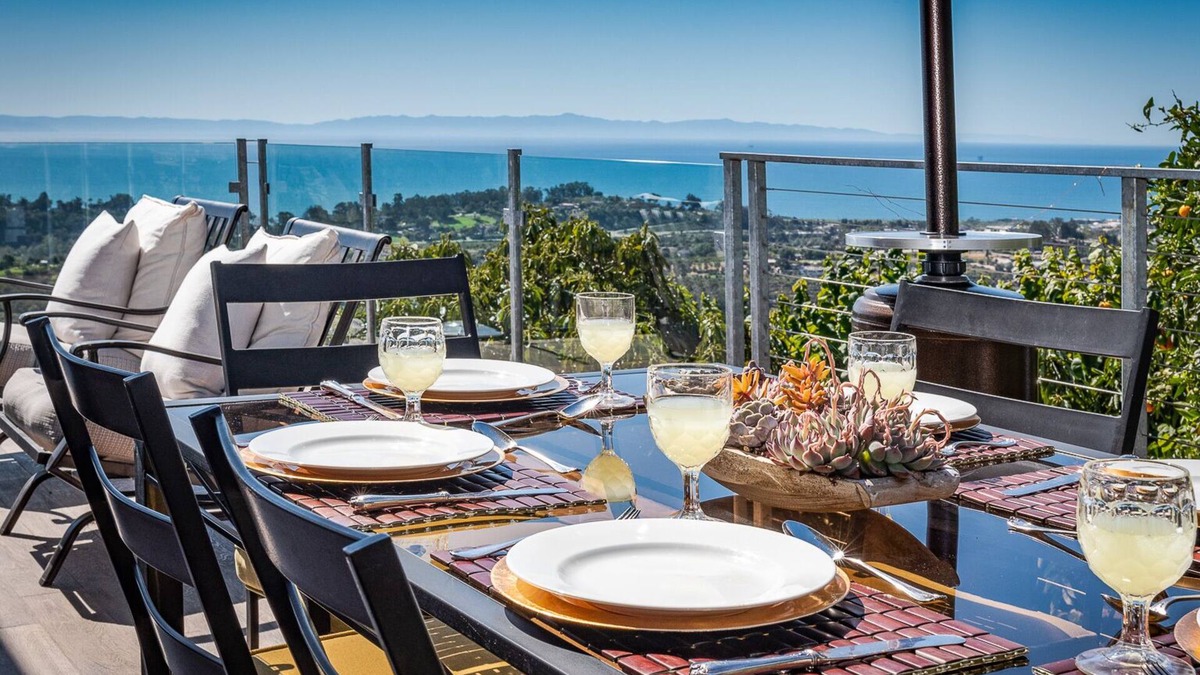 Carpinteria House | Amazing Ocean Views from Every Room