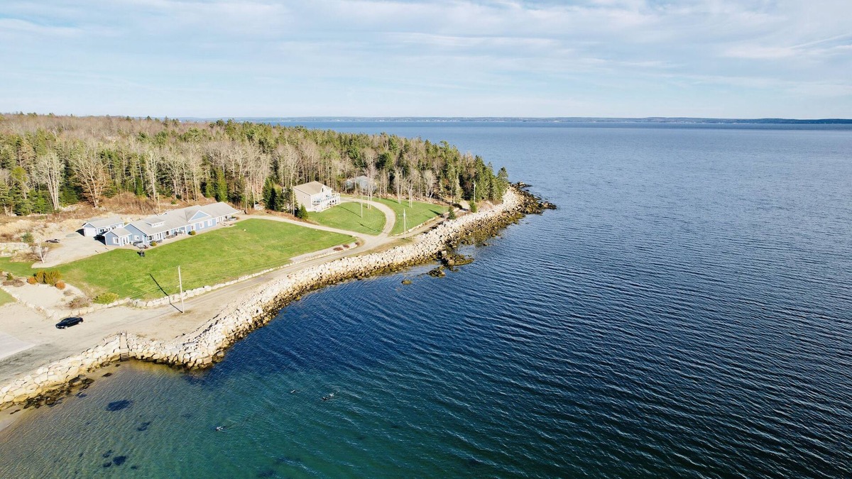 Mill Cove House | Amazing Oceanfront Units at Fox Point Shore Rentals