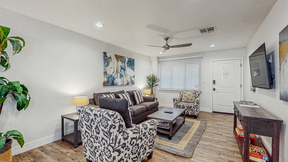 Arts District Condo | Amazing Old Town location above Grimaldi's Pizzeria - very walkable