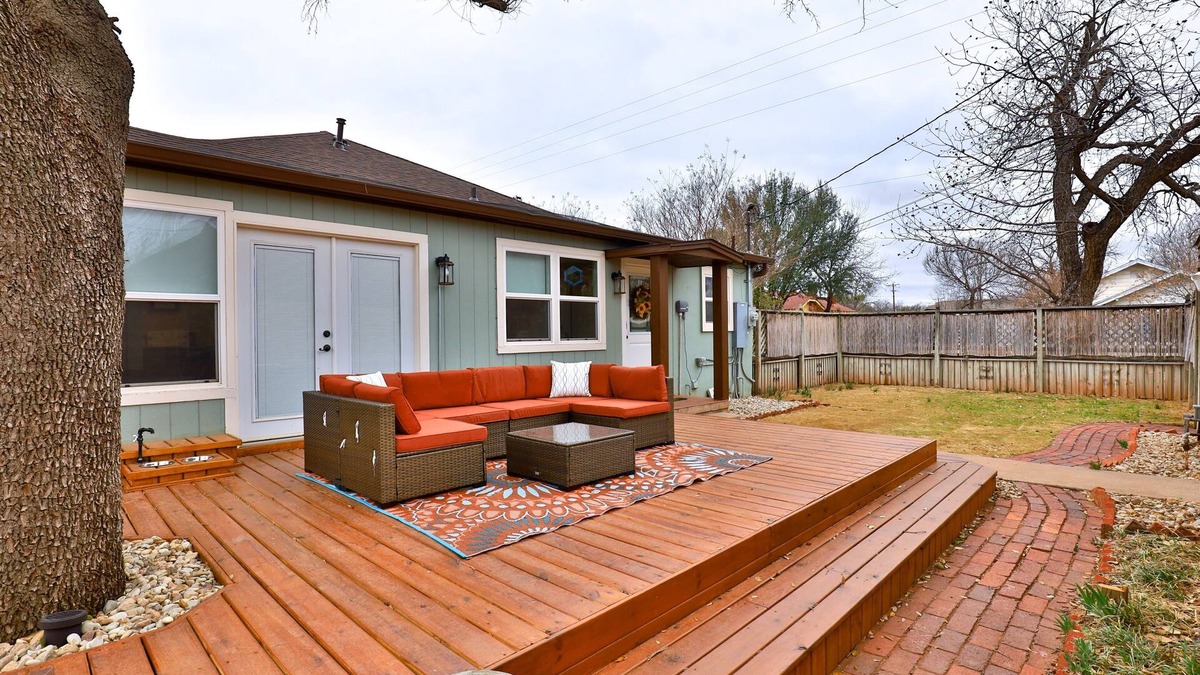 Elmwood Area House | Amazing outdoor deck & kitchen, large home, central to all of Abilene!