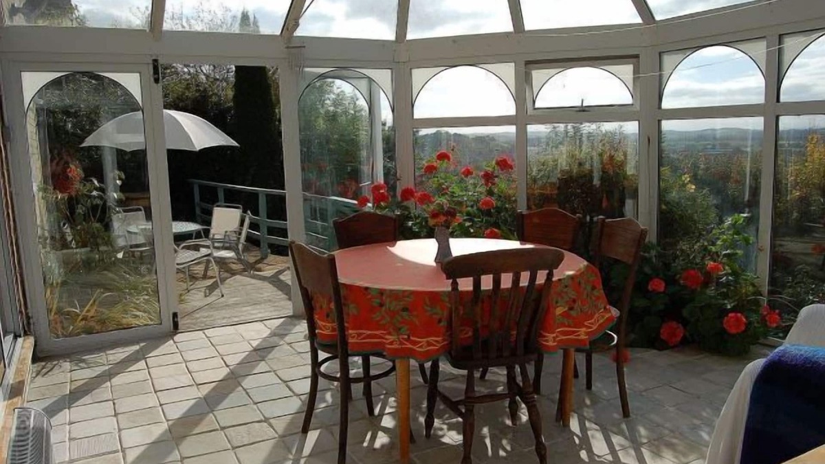 Glastonbury Apartment | Amazing Panoramic Views Over Glastonbury, Near Tor, And Chalice Well