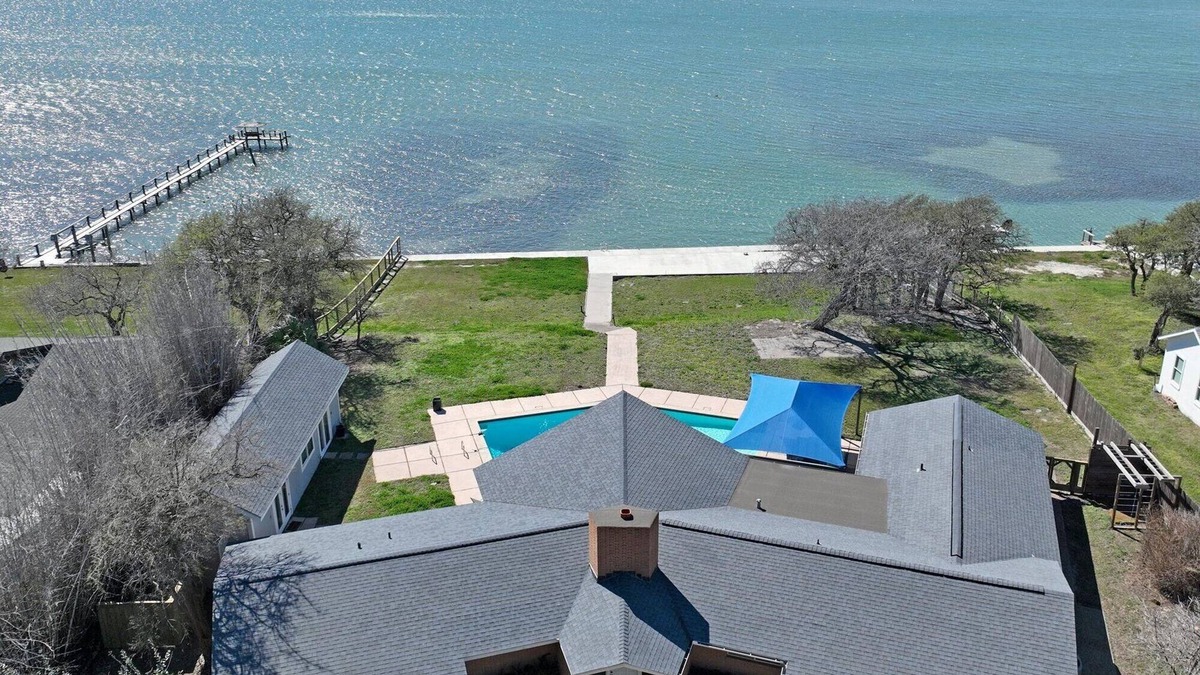 Ingleside House | Amazing Pool! Waterfront, Outdoor Kitchen, Room for the whole family!