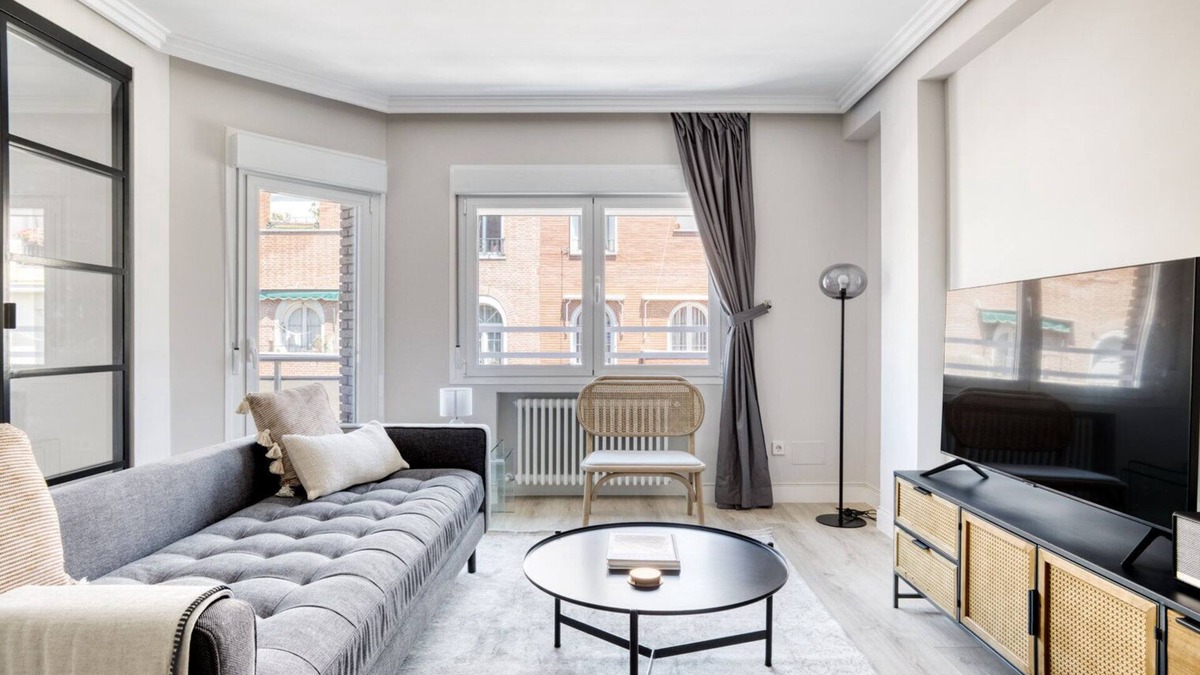 Ibiza Apartment | Amazing Retiro 3BR, in the best area of Madrid, by Blueground