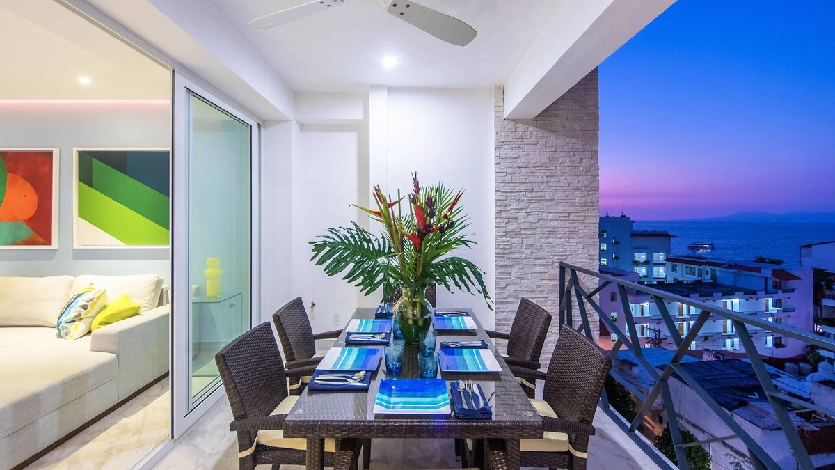 Amapas Condo | Amazing rooftop infinity pool! Ocean view 2 Bed/2 Bath condo. Walk Everywhere