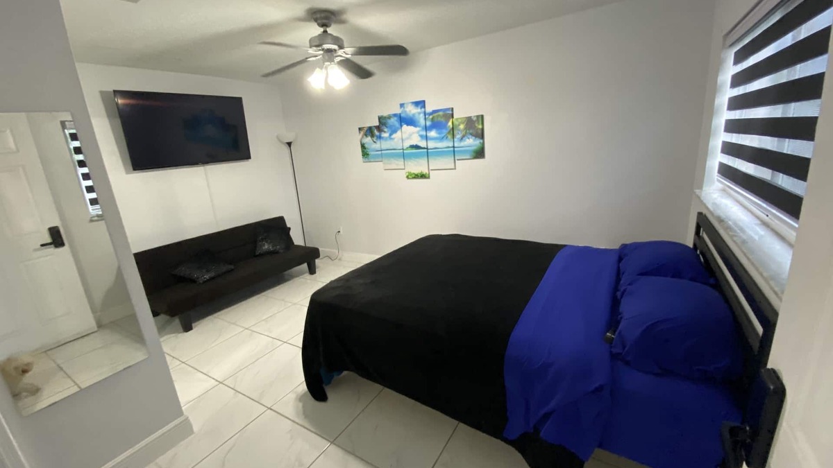 Carol City Apartment | Amazing studio with parking on premises
