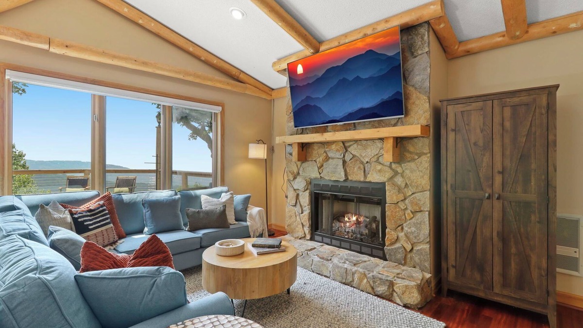 Beech Mountain House | AMAZING SUNSET VIEWS WITH HOT TUB! PETS WELCOME! GREAT FOR FAMILIES! GAMES!