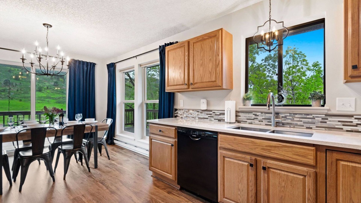 Fort Collins House | Amazing Sunsets, Biking, Boating and More at the Horsetooth Stoop!