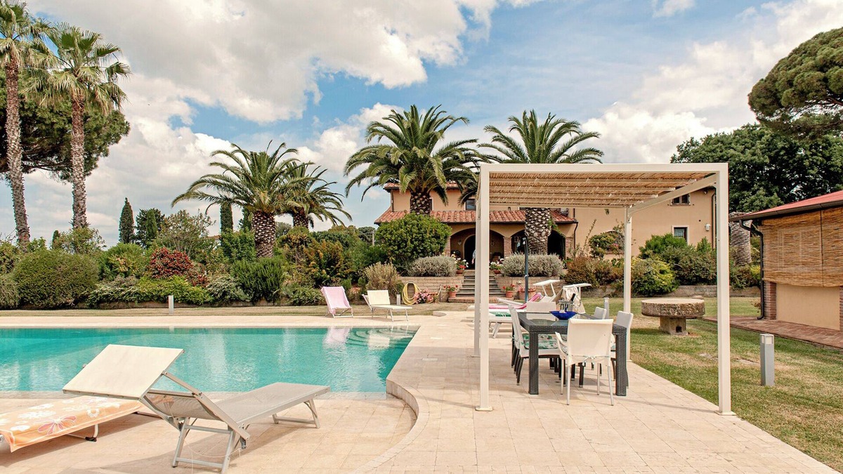 Cecina Villa | Amazing Villa in the heart of Tuscany