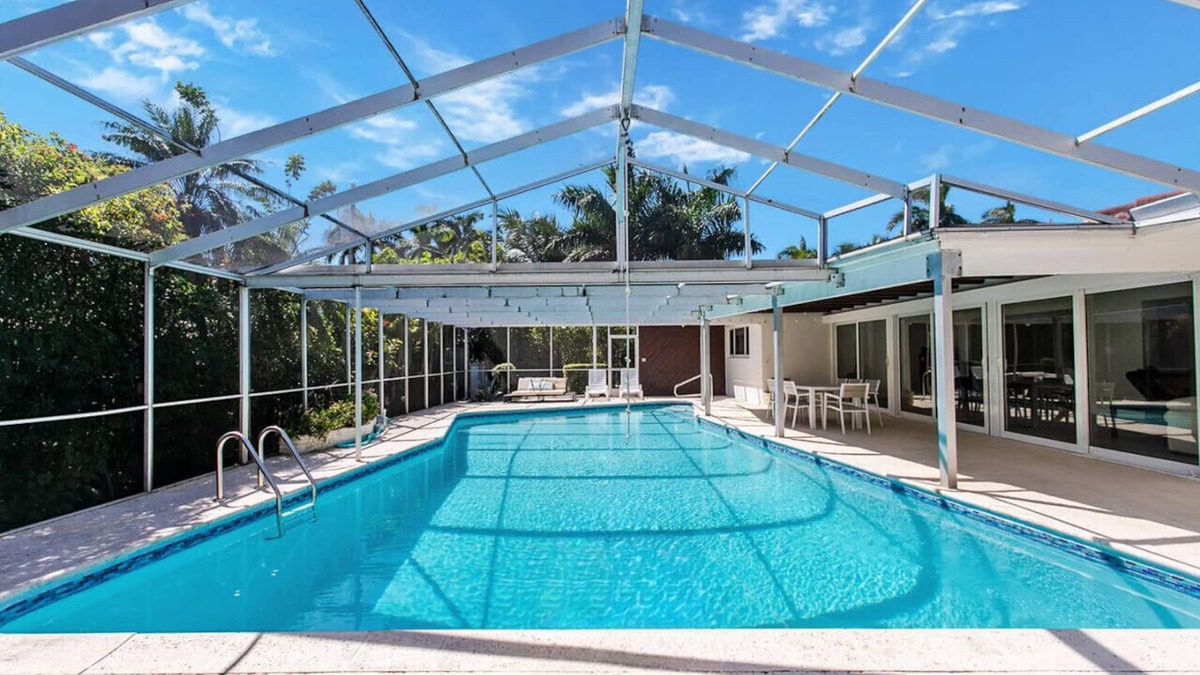 Hollywood Lakes Villa | Amazing Villa WALK 5 minutes to Hollywood Beach