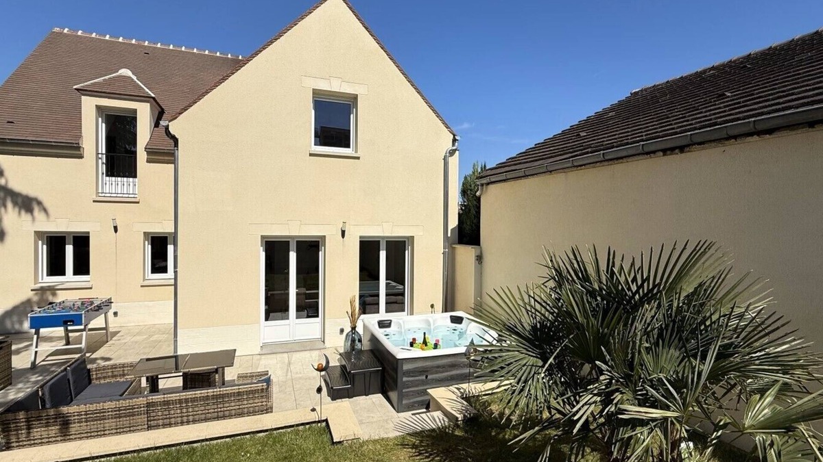 La Victoire - Les Marechaux House | Amazing Villa with SPA Compiegne 12 People, 6 bedrooms 6 bathrooms 30min Asterix