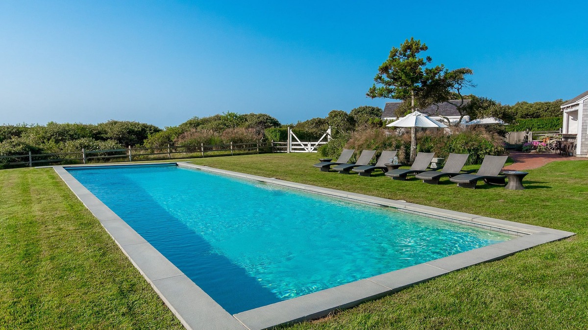 Madequecham House | AMAZING! XLG PRIVATE POOL&TENNIS,WALK TO BEACH,VIEWS,NEWLY RENOVATED,SLEEPS 8-10