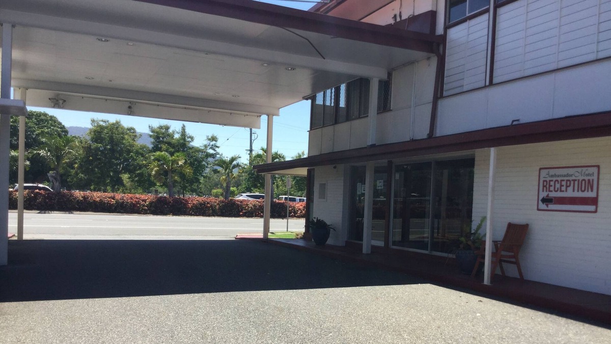 Park Avenue Hotel | Ambassador Motel