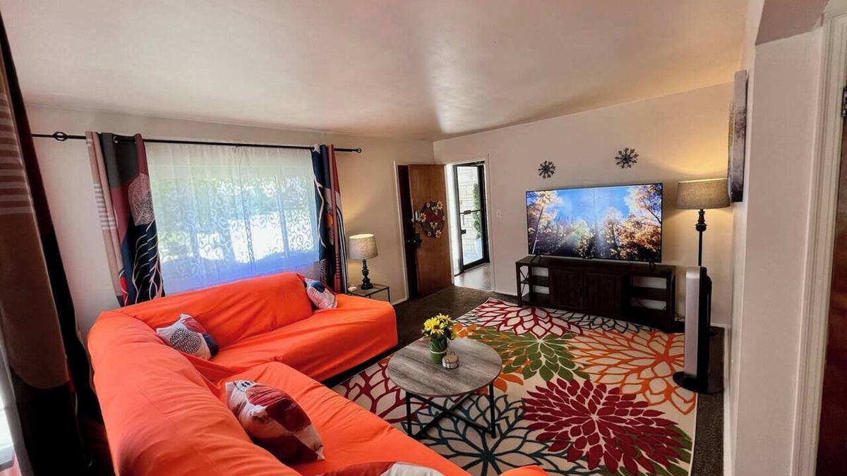 West Price Hill Apartment | Amber Glow Retreat 13 Minutes to Downtown