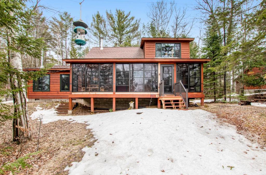 Lac du Flambeau House | Amber Lake Retreat