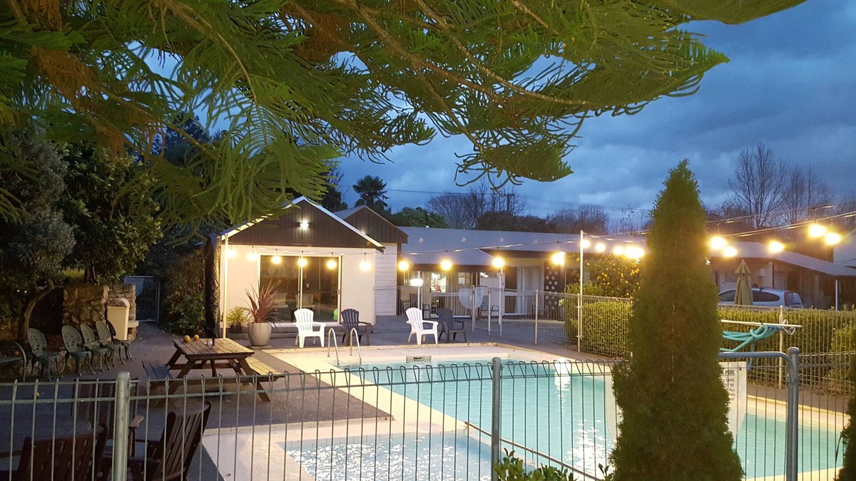 Solway Hotel | Amble Inn Motel - Masterton