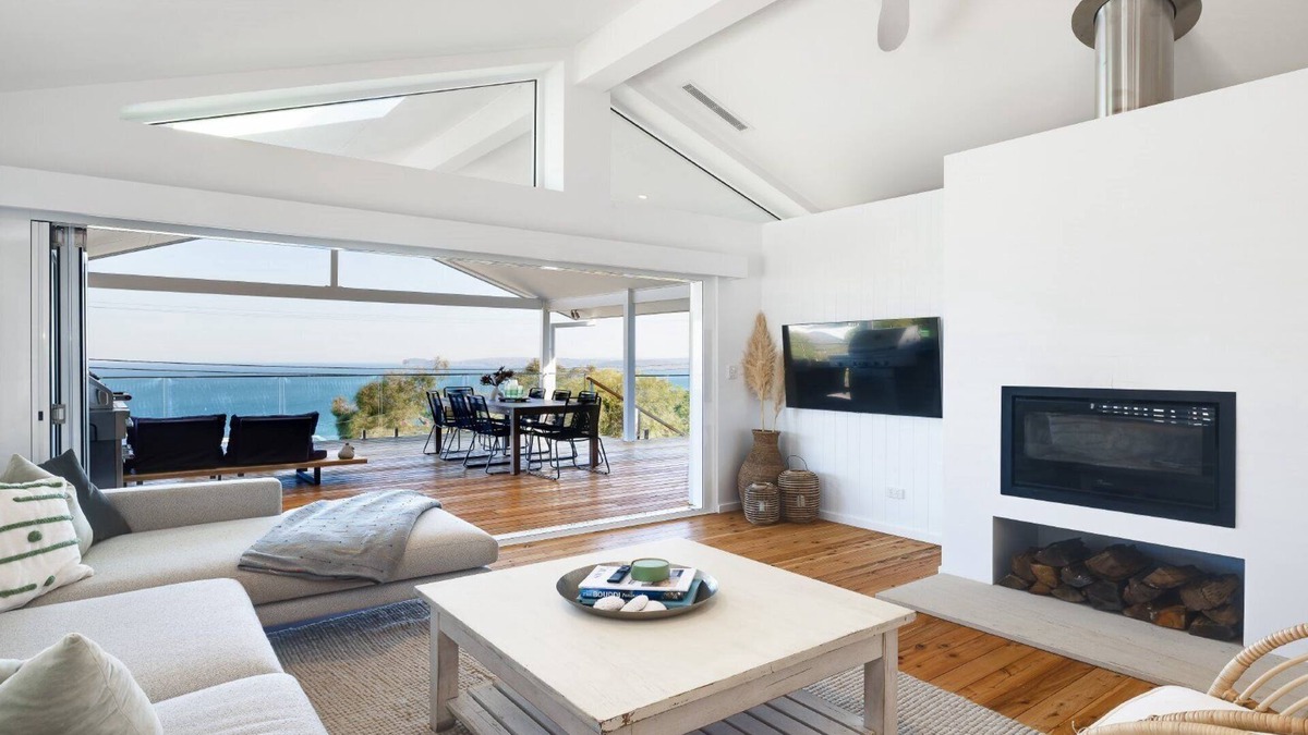 Killcare Heights House | Ambleside by the Sea by HolidayCo.