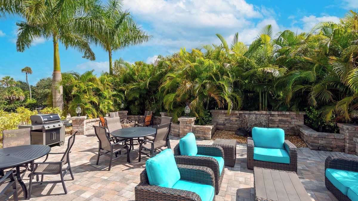 Fruitville Hotel | Ameniti Bay, BW Signature Collection