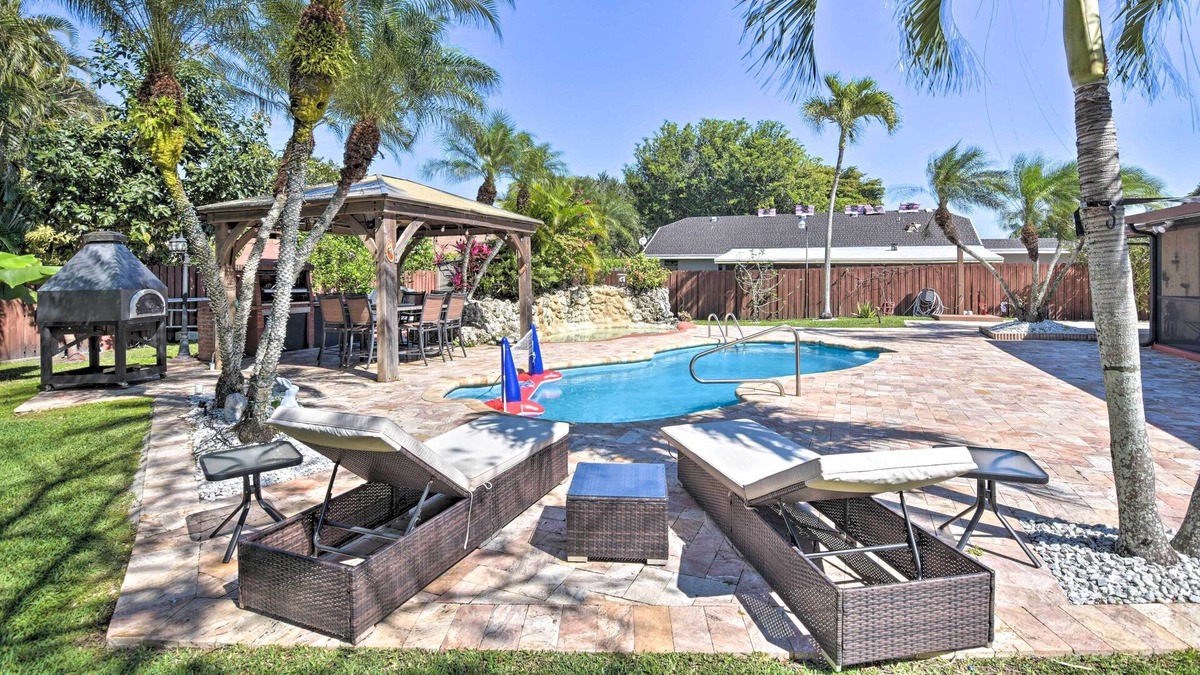 Weston House | Amenity-Packed Sunrise Home w/ Outdoor Pool!
