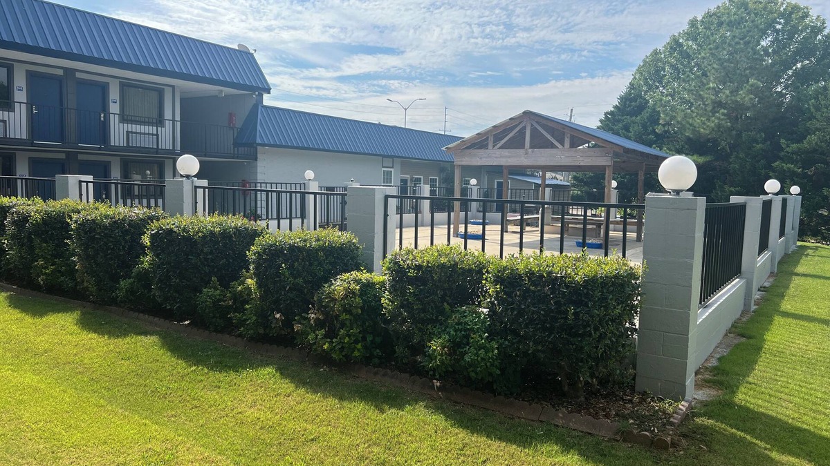 Pontotoc Hotel | American Inn - Pontotoc