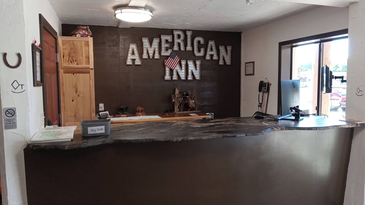 Murdo Hotel | American Inn