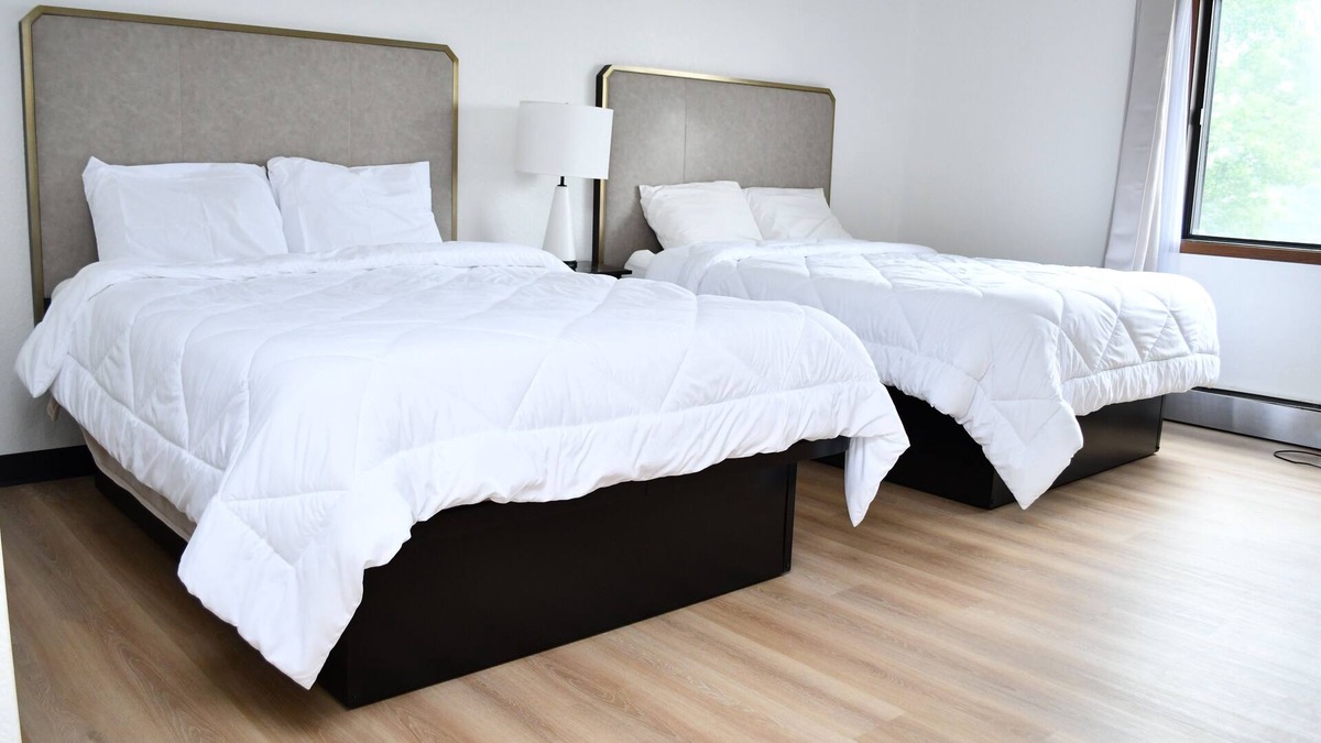 Waseca Hotel | American Motel