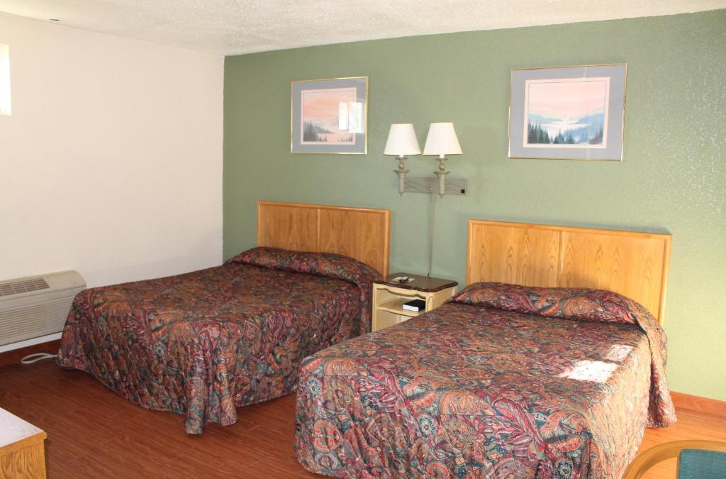 Rock Island Hotel | American Motor Inn - Rock Island