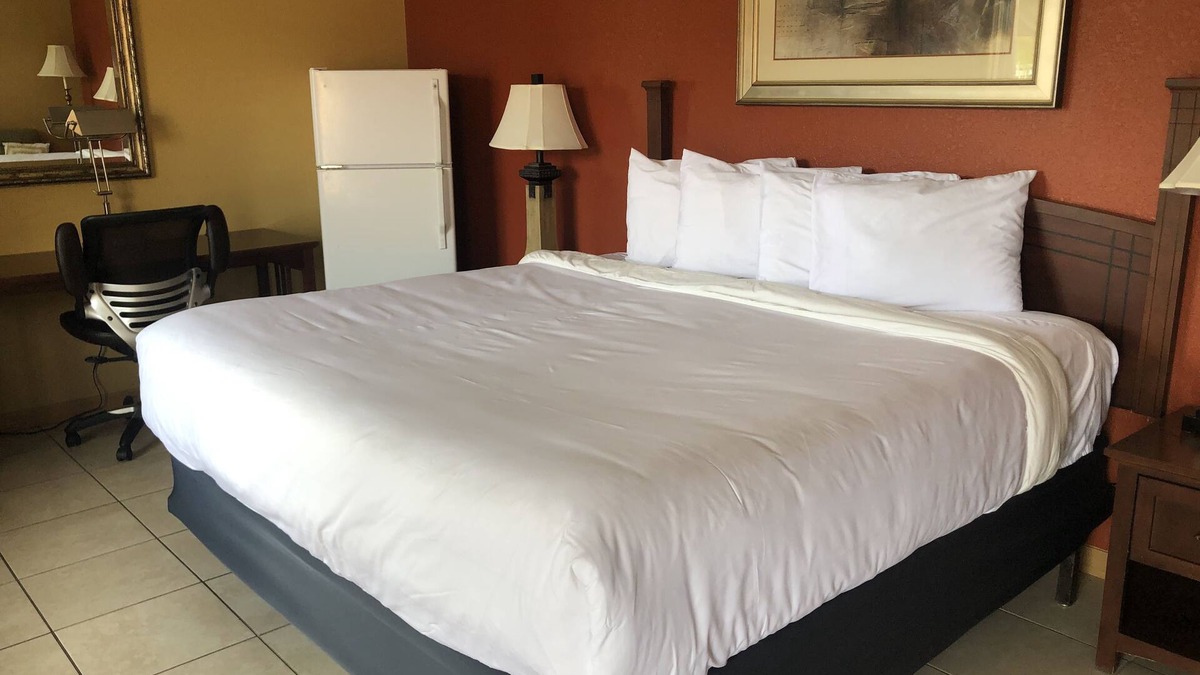 North Port Hotel | Americas Best Value Inn & Suites North Port