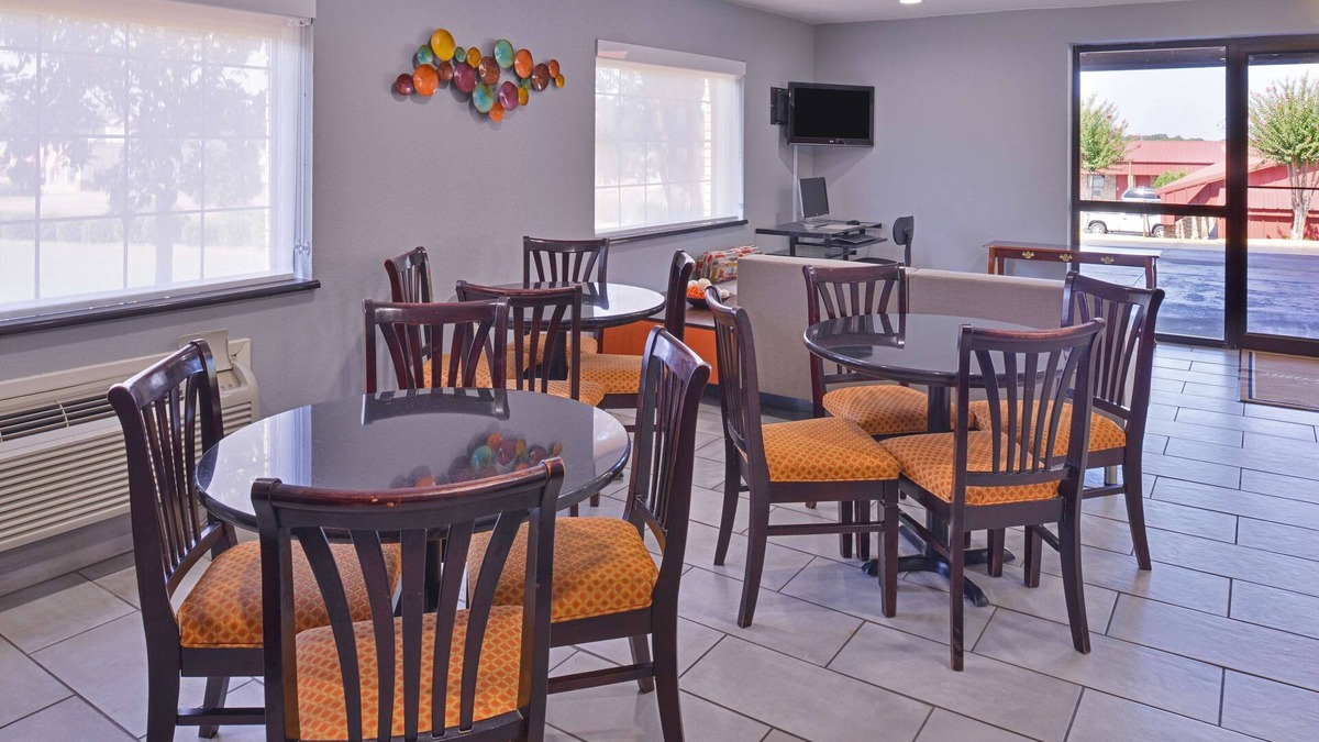 Batesville Hotel | Americas Best Value Inn Batesville