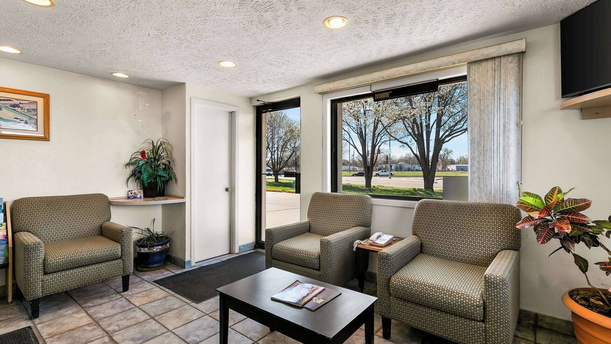 Lincoln Hotel | Americas Best Value Inn Lincoln