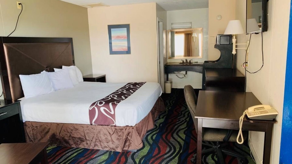 Elm Creek Hotel | Americas Best Value Inn Elm Creek