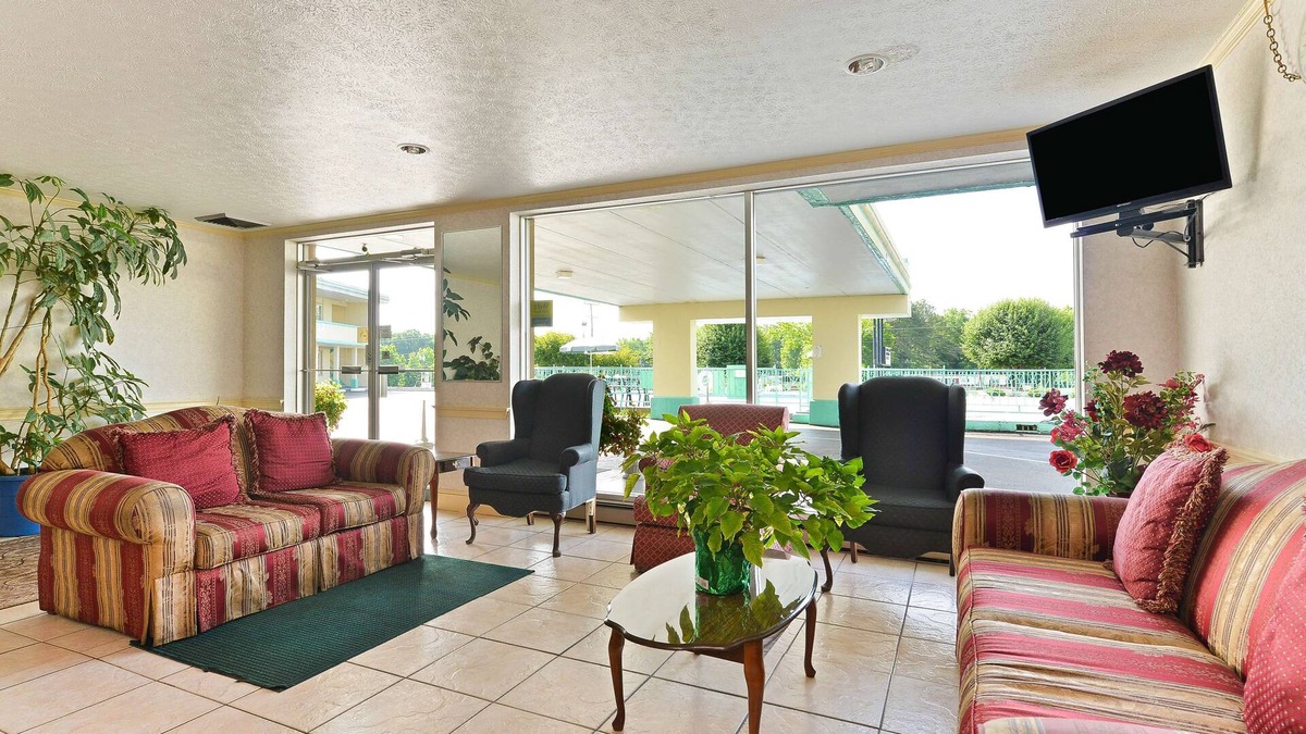South Boston Hotel | Americas Best Value Inn & Suites South Boston
