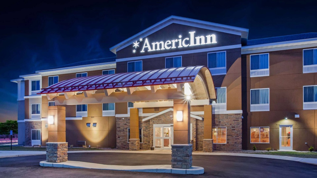De Witt Hotel | AmericInn by Wyndham DeWitt