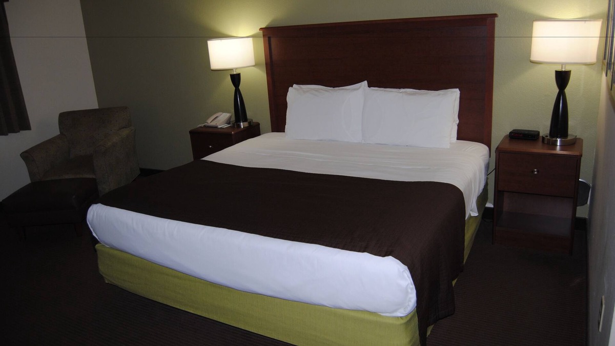 Grand Rapids Hotel | AmericInn by Wyndham Grand Rapids