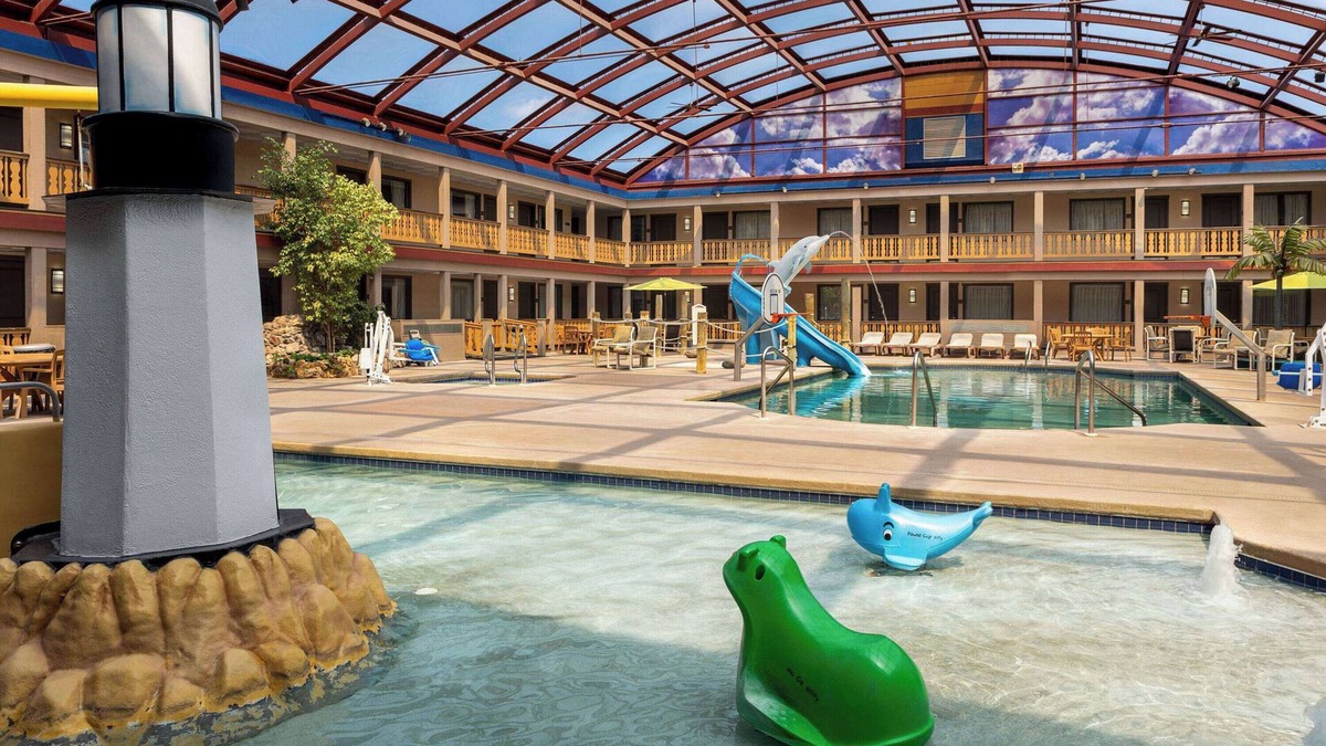 La Crosse Hotel | AmericInn by Wyndham La Crosse Riverfront-Conference Center