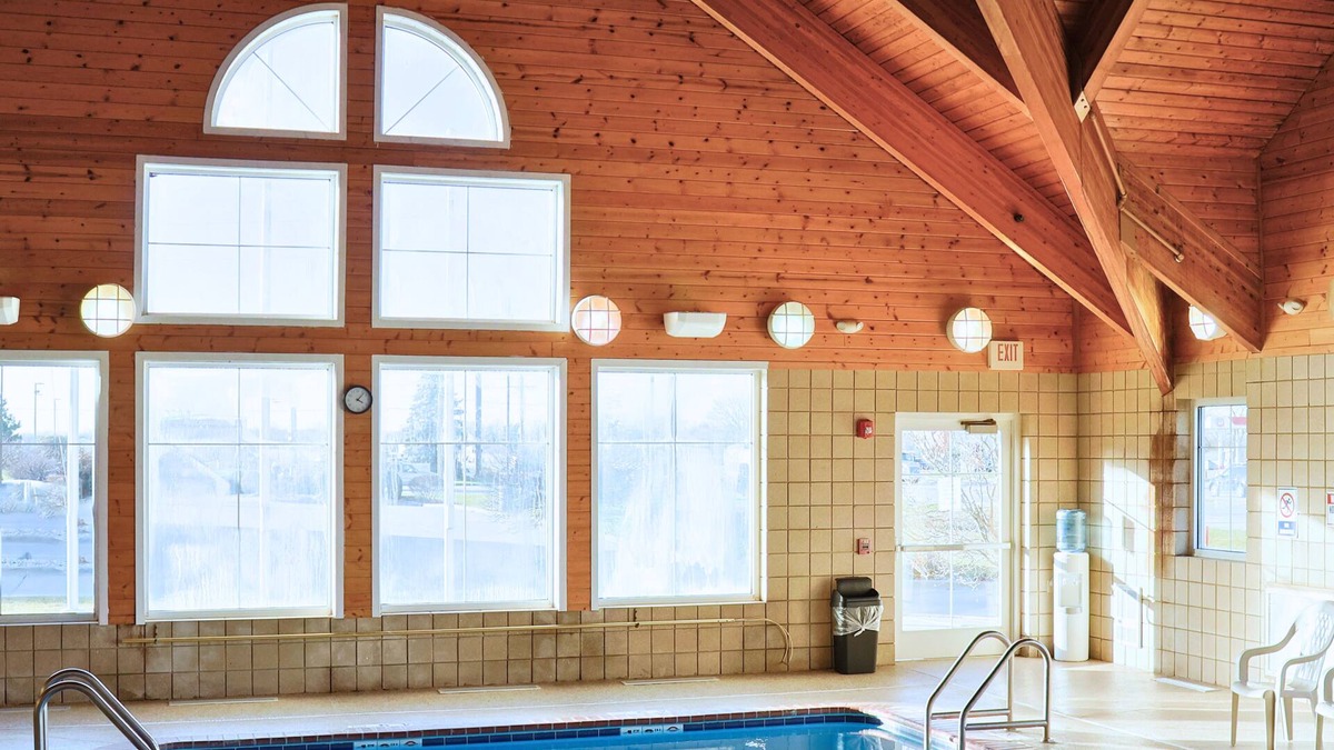 Monmouth Hotel | AmericInn by Wyndham Monmouth