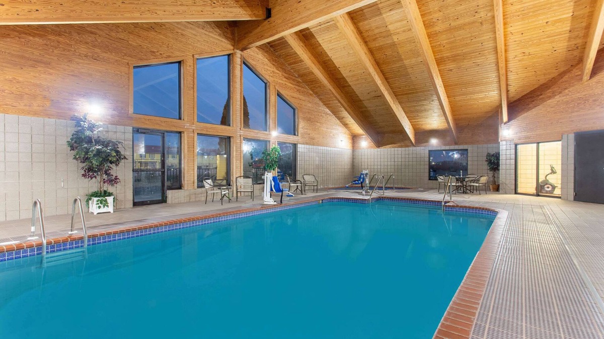 New London Hotel | AmericInn by Wyndham New London