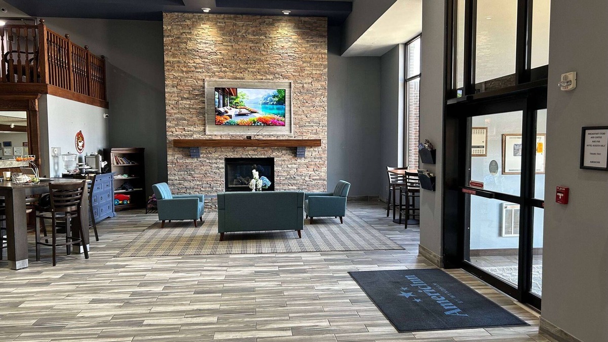 Ottumwa Hotel | AmericInn by Wyndham Ottumwa