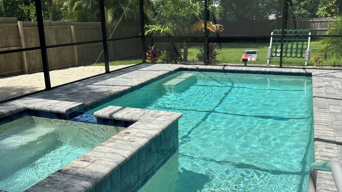 West Bradenton House | AMI Beaches + Heated Salt Pool & Jetted Spa + Game Room + Large Yard