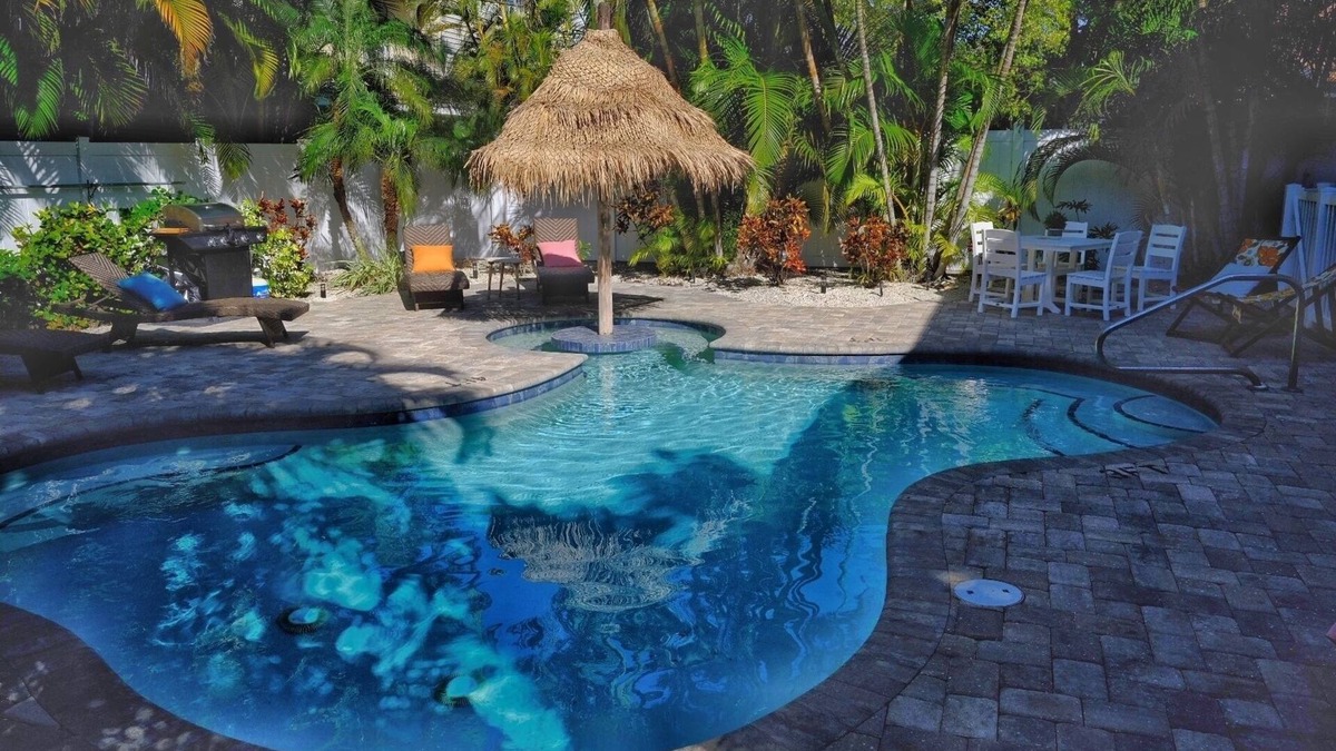 Ilexhurst Apartment | AMI Ohana Beach Resort C with fabulous salt pool!